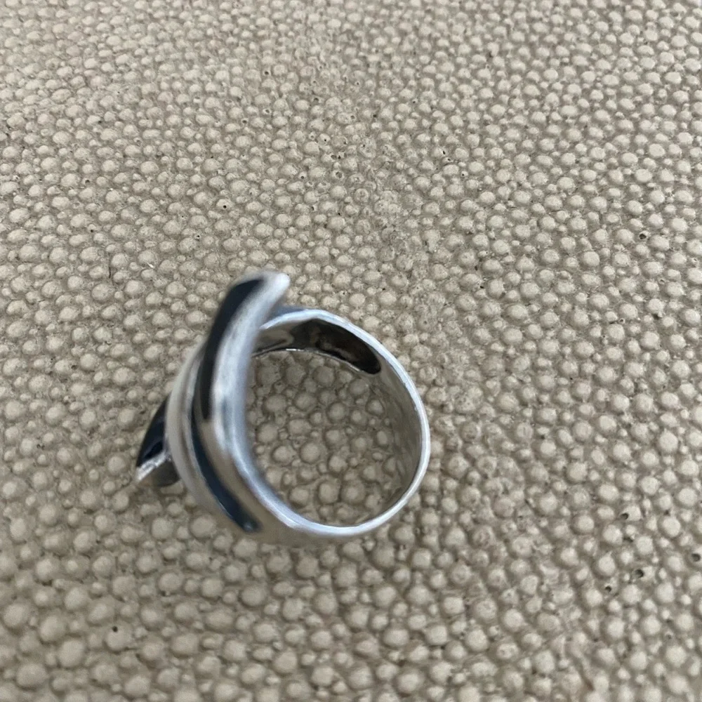Ring - Picture 2 of 2